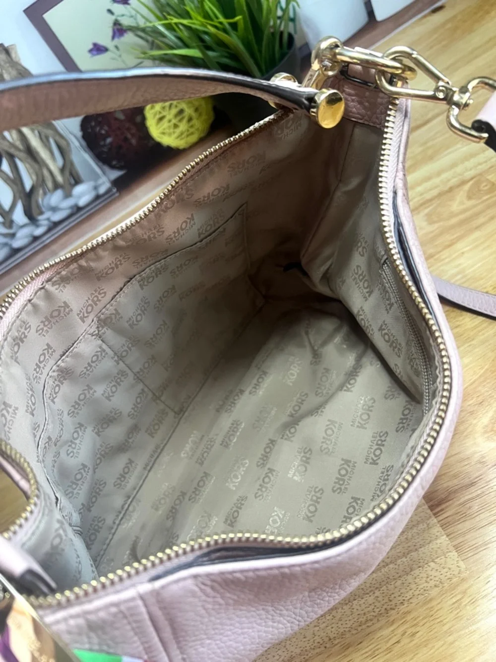 Michael Kors Blush Pink Hobo Crossbody Purse Bag - Picture 6 of 10